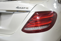 メルセデスベンツ Eクラス E400 4ﾏﾁｯｸ EXCLUSIVE ｴｸｽｸﾙｰｼﾌﾞPKG ﾚｰﾀﾞｰｾｰﾌﾃｨP MEｺﾈｸﾄ 9速AT 333馬力V6 4WD ｳｯﾄﾞｲﾝﾃﾘｱ ﾊﾟﾉﾗﾏｻﾝﾙｰﾌ ﾋｰﾀｰｸｰﾗｰ黒革 ﾃﾞｨｽﾄﾛ BSM Lﾁｪﾝｼﾞ 専用18AW ｷｰﾚｽGO PTS ﾌｯﾄﾄﾗﾝｸ ﾌﾞﾙﾒｽﾀｰS 地ﾃﾞｼﾞﾅﾋﾞ 360ｶﾒﾗ 2年保証