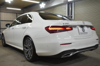 メルセデスベンツ Eクラス E200 ｽﾎﾟｰﾂ ｴｸｽｸﾙｰｼﾌﾞAMGﾗｲﾝｲﾝﾃﾘｱP ﾚｰﾀﾞｰｾｰﾌﾃｨP 後期型 ﾊﾟﾉﾗﾏｻﾝﾙｰﾌ MEｺﾈｸﾄ 燃費13.1KM 全席ﾋｰﾀｰ黒革 ﾃﾞｨｽﾄﾛ BSM Lﾁｪﾝｼﾞ AMGｴｱﾛ19AW ｷｰﾚｽGO ﾊﾟｰｸﾄﾛ HUD ﾌﾞﾙﾒS ﾏﾙﾁｶﾗｰｱﾝﾋﾞｴﾝﾄ 対話式ﾅﾋﾞ 360ｶﾒﾗ 2年保証