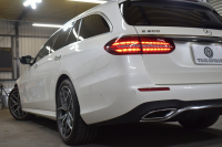 メルセデスベンツ Eクラス E200ﾜｺﾞﾝ ｽﾎﾟｰﾂ BSG搭載 ｴｸｽｸﾙｰｼﾌﾞ AMGﾗｲﾝｲﾝﾃﾘｱ ﾚｰﾀﾞｰｾｰﾌﾃｨP 後期型 MEｺﾈ ﾊﾟﾉﾗﾏｻﾝﾙｰﾌ 全席ﾋｰﾀｰ黒革 ACC AMGｴｱﾛ 電動ﾘｱｹﾞｰﾄ ﾍｯﾄﾞｱｯﾌﾟﾃﾞｨｽﾌﾟﾚｲ ﾌﾞﾙﾒｽﾀｰS 地ﾃﾞｼﾞ360ｶﾒﾗ 2年保証