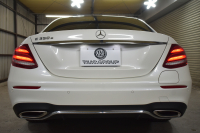 メルセデスベンツ Eクラス E350e AVG ｽﾎﾟｰﾂ ｴｸｽｸﾙｰｼﾌﾞP ﾚｰﾀﾞｰｾｰﾌﾃｨP PHV ﾊﾟﾉﾗﾏｻﾝﾙｰﾌ 全席ﾋｰﾀｰ黒革 ﾃﾞｨｽﾄﾛ ﾚｰﾝﾁｪﾝｼﾞ ﾌﾞﾗｲﾝﾄﾞｽﾎﾟｯﾄ AMGｴｱﾛ19AW ｷｰGO PTS ﾌｯﾄｹﾞｰﾄ ﾌﾞﾙﾒｽﾀｰ 地デジ360ｶﾒ 2年保証