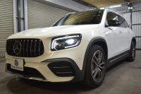 AMG GLB MercedesAMG GLB35 4ﾏﾁｯｸ ｱﾄﾞﾊﾞﾝｽﾄﾞﾊﾟｯｹｰｼﾞ ﾚｰﾀﾞｰｾｰﾌﾃｨP 8速 ｻﾝﾙｰﾌ ﾋｰﾀｰ黒/赤革 対話式ﾅﾋﾞ ﾃﾞｨｽﾄﾛ BSM Lｷｰﾌﾟ AMGｴｱﾛ19AW ｷｰﾚｽGO PTS HUD  地ﾃﾞｼﾞﾅﾋﾞ 360ｶﾒﾗ 新車保証継承可