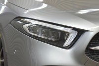 メルセデスベンツ Aクラス A180 Edition1 ﾚｰﾀﾞｰSP 限定250台 MEｺﾈｸﾄ MBUXｼｽﾃﾑ Edition1専用内装 ﾃﾞｨｽﾄﾛ BSM Lﾁｪﾝｼﾞ AMGｴｱﾛ19AW ﾏﾙﾁLED ｷｰGO PTS HUD 10.25ｲﾝﾁｺｯｸﾋﾟｯﾄﾃﾞｨｽﾌﾟﾚｲ 対話式ﾅﾋﾞTV 360ｶﾒﾗ 2年保証