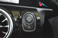 メルセデスベンツ Aクラス A180 Edition1 ﾚｰﾀﾞｰSP 限定250台 MEｺﾈｸﾄ MBUXｼｽﾃﾑ Edition1専用内装 ﾃﾞｨｽﾄﾛ BSM Lﾁｪﾝｼﾞ AMGｴｱﾛ19AW ﾏﾙﾁLED ｷｰGO PTS HUD 10.25ｲﾝﾁｺｯｸﾋﾟｯﾄﾃﾞｨｽﾌﾟﾚｲ 対話式ﾅﾋﾞTV 360ｶﾒﾗ 2年保証