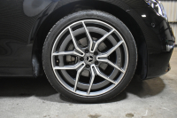 メルセデスベンツ Eクラス E200 ｽﾎﾟｰﾂ 1ｵﾅ ｴｸｽｸﾙｰｼﾌﾞP AMGﾗｲﾝｲﾝﾃﾘｱP ﾚｰﾀﾞｰｾｰﾌﾃｨP 後期型 MEｺﾈｸﾄ 燃費12.8KM 全席ﾋｰﾀｰ黒革 ﾃﾞｨｽﾄﾛ BSM Lﾁｪﾝｼﾞ AMGｴｱﾛ19AW ｷｰﾚｽGO ﾊﾟｰｸﾄﾛ HUD ﾌﾞﾙﾒS ﾏﾙﾁｶﾗｰｱﾝﾋﾞｴﾝﾄ 対話式ﾅﾋﾞ 360ｶﾒﾗ 2年保証