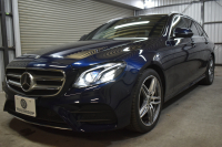 メルセデスベンツ Eクラス E220d ﾜｺﾞﾝ AVG ｽﾎﾟｰﾂ本革仕様 ﾚｰﾀﾞｰSP 2年保証  全席ﾋｰﾀｰ黒革 ﾃﾞｨｽﾄﾛ ﾌﾞﾗｲﾝﾄﾞS ﾚｰﾝﾁｪﾝｼﾞA ｷｰﾚｽGO AMGｴｱﾛ19AW 自動Fｹﾞｰﾄ ﾌﾞﾙﾒｽﾀｰ 地ﾃﾞｼﾞ360ｶﾒ