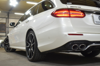 AMG Eクラス E53 4ﾏﾁｯｸ+ ﾜｺﾞﾝ ｴｸｽｸﾙｰｼﾌﾞ ﾚｰﾀﾞｰｾｰﾌﾃｨP ﾌﾞﾙﾒｽﾀｰS MEｺﾈｸﾄ ﾊﾟﾉﾗﾏｻﾝﾙｰﾌ ﾋｰﾀｰｸｰﾗｰ黒革 ｼﾙﾊﾞｰｽﾃｯﾁ内装 ﾃﾞｨｽﾄﾛ BSM Lﾁｪﾝｼﾞ AMGｴｱﾛ20AW PTS HUD ﾌｯﾄｹﾞｰﾄ 地ﾃﾞｼﾞﾅﾋﾞ 360ｶﾒﾗ 2年保証