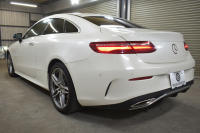 メルセデスベンツ Eクラス E200 ｸｰﾍﾟ ｽﾎﾟｰﾂ ﾚｻﾞｰP ﾚｰﾀﾞｰｾｰﾌﾃｨP  ﾊﾟﾉﾗﾏｻﾝﾙｰﾌ ﾋｰﾀｰ赤黒革 ﾃﾞｨｽﾄﾛ BSM Lﾁｪﾝｼﾞ AMGｴｱﾛ19AW ｷｰﾚｽGO ﾊﾟｰｸﾄﾛ HUD ﾌﾞﾙﾒS ﾏﾙﾁｶﾗｰｱﾝﾋﾞｴﾝﾄ 純正ﾅﾋﾞ 360ｶﾒﾗ 2年保証