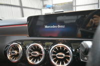 メルセデスベンツ Aクラス A180ｾﾀﾞﾝ ｽﾀｲﾙ AMGﾗｲﾝ AMGﾚｻﾞｰｴｸｽｸﾙｰｼﾌﾞ ｱﾄﾞﾊﾞﾝｽﾄﾞP ﾚｰﾀﾞｰSP 1ｵｰﾅｰ ﾊﾟﾉﾗﾏｻﾝR ﾋｰﾀｰ赤黒革 ﾃﾞｨｽﾄﾛ BSM Lﾁｪﾝｼﾞ AMGｴｱﾛ18AW ｷｰﾚｽGO PTS  HUD 対話式ﾅﾋﾞ 360ｶﾒﾗ 2年保証