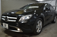 メルセデスベンツ GLA GLA250 4ﾏﾁｯｸ ﾚｻﾞｰｴｸｽｸﾙｰｼﾌﾞ ﾊﾞﾘｭｰPﾌﾟﾗｽ ﾚｰﾀﾞｰSP ﾋｰﾀｰ黒革 ﾃﾞｨｽﾄﾛﾆｯｸﾌﾟﾗｽ ﾌﾞﾗｲﾝﾄﾞｽﾎﾟｯﾄ  電動Rｹﾞｰﾄ ﾊﾟｰｸﾄﾛ harman/kardon ｷｾﾉﾝ 地ﾃﾞｼﾞBｶﾒﾗ 2年保証