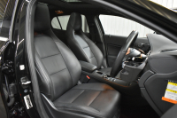 メルセデスベンツ GLA GLA250 4ﾏﾁｯｸ ﾚｻﾞｰｴｸｽｸﾙｰｼﾌﾞ ﾊﾞﾘｭｰPﾌﾟﾗｽ ﾚｰﾀﾞｰSP ﾋｰﾀｰ黒革 ﾃﾞｨｽﾄﾛﾆｯｸﾌﾟﾗｽ ﾌﾞﾗｲﾝﾄﾞｽﾎﾟｯﾄ  電動Rｹﾞｰﾄ ﾊﾟｰｸﾄﾛ harman/kardon ｷｾﾉﾝ 地ﾃﾞｼﾞBｶﾒﾗ 2年保証