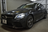 メルセデスベンツ Cクラス C220d ﾛｰﾚｳｽED 特別仕様 ﾚｰﾀﾞｰｾｰﾌﾃｨP 後期型 ﾃﾞｨｰｾﾞﾙﾀｰﾎﾞ194馬力 燃費18.9km MEｺﾈｸﾄ 9速 ﾋｰﾀｰ黒革 ﾌｯﾄﾄﾗﾝｸ HUD ﾃﾞｨｽﾄﾛ BSM Lﾁｪﾝｼﾞ 誤発進 AMGｴｱﾛ18AW ｷｰﾚｽGO ﾊﾟｰｸﾄﾛ LEDﾍｯﾄﾞﾗｲﾄ ﾏﾙﾁｱﾝﾋﾞｴﾝﾄ 地ﾃﾞｼﾞﾅﾋﾞﾊﾞｯｸｶﾒﾗ 2年保証