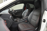 AMG CLAクラス CLA45 4ﾏﾁｯｸ ﾚｰﾀﾞｰｾｰﾌﾃｨP 高出力ｴﾝｼﾞﾝ360馬力 ﾊﾟﾉﾗﾏｻﾝﾙｰﾌ ﾋｰﾀｰ黒革 ﾃﾞｨｽﾄﾛﾆｯｸﾌﾟﾗｽ ﾌﾞﾗｲﾝﾄﾞｽﾎﾟｯﾄ AMGｴｱﾛ18AW 地ﾃﾞｼﾞ ﾊﾞｯｸｶﾒﾗ ﾊﾟｰｸﾄﾛﾆｯｸ 2年保証