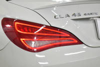 AMG CLAクラス CLA45 4ﾏﾁｯｸ ﾚｰﾀﾞｰｾｰﾌﾃｨP 高出力ｴﾝｼﾞﾝ360馬力 ﾊﾟﾉﾗﾏｻﾝﾙｰﾌ ﾋｰﾀｰ黒革 ﾃﾞｨｽﾄﾛﾆｯｸﾌﾟﾗｽ ﾌﾞﾗｲﾝﾄﾞｽﾎﾟｯﾄ AMGｴｱﾛ18AW 地ﾃﾞｼﾞ ﾊﾞｯｸｶﾒﾗ ﾊﾟｰｸﾄﾛﾆｯｸ 2年保証