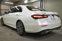 メルセデスベンツ Eクラス E200 ｽﾎﾟｰﾂ ｴｸｽｸﾙｰｼﾌﾞAMGﾗｲﾝｲﾝﾃﾘｱP ﾚｰﾀﾞｰｾｰﾌﾃｨP 後期型 MEｺﾈｸﾄ 燃費13.1KM 全席ﾋｰﾀｰ黒革 ﾃﾞｨｽﾄﾛ BSM Lﾁｪﾝｼﾞ AMGｴｱﾛ19AW ｷｰﾚｽGO ﾊﾟｰｸﾄﾛ HUD ﾌﾞﾙﾒS ﾏﾙﾁｶﾗｰｱﾝﾋﾞｴﾝﾄ 対話式ﾅﾋﾞ 360ｶﾒﾗ 2年保証