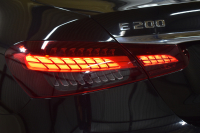 メルセデスベンツ Eクラス E200 ｽﾎﾟｰﾂ ｴｸｽｸﾙｰｼﾌﾞAMGﾗｲﾝｲﾝﾃﾘｱP ﾚｰﾀﾞｰｾｰﾌﾃｨP 1ｵｰﾅｰ 後期型 MEｺﾈｸﾄ 燃費13.1KM 全席ﾋｰﾀｰ黒革 ﾃﾞｨｽﾄﾛ BSM Lﾁｪﾝｼﾞ AMGｴｱﾛ19AW ｷｰﾚｽGO ﾊﾟｰｸﾄﾛ HUD ﾌﾞﾙﾒS ﾏﾙﾁｶﾗｰｱﾝﾋﾞｴﾝﾄ 対話式ﾅﾋﾞ 360ｶﾒﾗ 2年保証