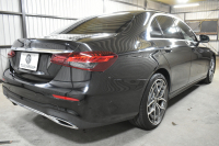 メルセデスベンツ Eクラス E200 ｽﾎﾟｰﾂ ｴｸｽｸﾙｰｼﾌﾞAMGﾗｲﾝｲﾝﾃﾘｱP ﾚｰﾀﾞｰｾｰﾌﾃｨP 1ｵｰﾅｰ 後期型 MEｺﾈｸﾄ 燃費13.1KM 全席ﾋｰﾀｰ黒革 ﾃﾞｨｽﾄﾛ BSM Lﾁｪﾝｼﾞ AMGｴｱﾛ19AW ｷｰﾚｽGO ﾊﾟｰｸﾄﾛ HUD ﾌﾞﾙﾒS ﾏﾙﾁｶﾗｰｱﾝﾋﾞｴﾝﾄ 対話式ﾅﾋﾞ 360ｶﾒﾗ 2年保証