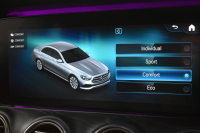 メルセデスベンツ Eクラス E200 ｽﾎﾟｰﾂ ｴｸｽｸﾙｰｼﾌﾞAMGﾗｲﾝｲﾝﾃﾘｱP ﾚｰﾀﾞｰｾｰﾌﾃｨP 1ｵｰﾅｰ 後期型 MEｺﾈｸﾄ 燃費13.1KM 全席ﾋｰﾀｰ黒革 ﾃﾞｨｽﾄﾛ BSM Lﾁｪﾝｼﾞ AMGｴｱﾛ19AW ｷｰﾚｽGO ﾊﾟｰｸﾄﾛ HUD ﾌﾞﾙﾒS ﾏﾙﾁｶﾗｰｱﾝﾋﾞｴﾝﾄ 対話式ﾅﾋﾞ 360ｶﾒﾗ 2年保証