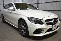 メルセデスベンツ Cクラス C200 ﾛｰﾚｳｽｴﾃﾞｨｼｮﾝ ｽﾎﾟｰﾂ+P ﾚｰﾀﾞｰｾｰﾌﾃｨP 最終特別仕様 MEｺﾈ 9速 BSG搭載 HUD ﾋｰﾀｰ黒革 ﾃﾞｨｽﾄﾛ BSM Lｷｰﾌﾟ AMGｴｱﾛ18AW ｷｰﾚｽGo PTS 液晶ﾒｰﾀｰ LEDﾍｯﾄﾞﾗｲﾄ 地ﾃﾞｼﾞﾅﾋﾞ Bｶﾒﾗ 2年保証