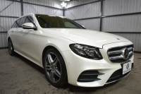 メルセデスベンツ Eクラス E200ﾜｺﾞﾝ AVG BSG搭載 AMGﾗｲﾝ ｴｸｽｸﾙｰｼﾌﾞP ﾚｰﾀﾞｰｾｰﾌﾃｨP ﾊﾟﾉﾗﾏｻﾝﾙｰﾌ 革 AMGｴｱﾛ19AW ﾌﾞﾙﾒｽﾀｰS HUD ｴｱﾊﾞﾗﾝｽP ﾅﾋﾞTV 360ｶﾒﾗ ﾌｯﾄｹﾞｰﾄ ﾃﾞｨｽﾄﾛﾆｯｸ ﾌﾞﾗｲﾝﾄﾞS 2年保証