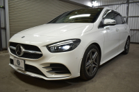 メルセデスベンツ Bクラス B180 AMGﾗｲﾝ AMGﾚｻﾞｰｴｸｽｸﾙｰｼﾌﾞP ｱﾄﾞﾊﾞﾝｽﾄﾞP ﾚｰﾀﾞｰSP  MBUXｼｽﾃﾑ ﾊﾟﾉﾗﾏR ﾋｰﾀｰ付革 ACC BSM Lﾁｪﾝｼﾞ AMGｴｱﾛ18AW ﾏﾙﾁLED HUD 対話式ﾅﾋﾞTV 360ｶﾒﾗ 2年保証