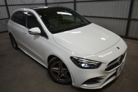 メルセデスベンツ Bクラス B180 AMGﾗｲﾝ AMGﾚｻﾞｰｴｸｽｸﾙｰｼﾌﾞP ｱﾄﾞﾊﾞﾝｽﾄﾞP ﾚｰﾀﾞｰSP  MBUXｼｽﾃﾑ ﾊﾟﾉﾗﾏR ﾋｰﾀｰ付革 ACC BSM Lﾁｪﾝｼﾞ AMGｴｱﾛ18AW ﾏﾙﾁLED HUD 対話式ﾅﾋﾞTV 360ｶﾒﾗ 2年保証