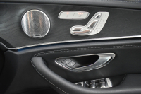 メルセデスベンツ Eクラス E350e AVG ｽﾎﾟｰﾂ ｴｸｽｸﾙｰｼﾌﾞP ﾚｰﾀﾞｰｾｰﾌﾃｨP PHV 1ｵｰﾅｰ ﾊﾟﾉﾗﾏｻﾝﾙｰﾌ 全席ﾋｰﾀｰ黒革 ﾃﾞｨｽﾄﾛ ﾚｰﾝﾁｪﾝｼﾞ ﾌﾞﾗｲﾝﾄﾞｽﾎﾟｯﾄ AMGｴｱﾛ19AW ｷｰGO PTS ﾌｯﾄｹﾞｰﾄ ﾌﾞﾙﾒｽﾀｰ 地デジ360ｶﾒ 2年保証