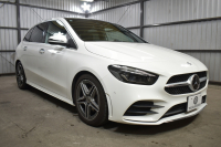 メルセデスベンツ Bクラス B180 AMGﾗｲﾝ AMGﾚｻﾞｰｴｸｽｸﾙｰｼﾌﾞP ｱﾄﾞﾊﾞﾝｽﾄﾞP ﾅﾋﾞｹﾞｰｼｮﾝP ﾚｰﾀﾞｰｾｰﾌﾃｨP ﾊﾟﾉﾗﾏｻﾝﾙｰﾌ 革 HUD 360ｶﾒﾗ ｱﾄﾞﾊﾞﾝｽﾄﾞｻｳﾝﾄﾞ AMGｴｱﾛ18AW ﾃﾞｨｽﾄﾛ ﾌﾞﾗｲﾝﾄﾞS ﾚｰﾝｷｰﾌﾟ MBUXﾅﾋﾞTV ﾌｯﾄｹﾞｰﾄ 2年保証