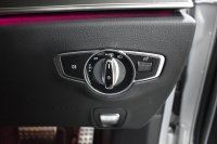 メルセデスベンツ Eクラス E350e AVG ｽﾎﾟｰﾂ ｴｸｽｸﾙｰｼﾌﾞP ﾚｰﾀﾞｰｾｰﾌﾃｨP PHV  ﾊﾟﾉﾗﾏｻﾝﾙｰﾌ ﾌﾞﾙﾒｽﾀｰS 全席ﾋｰﾀｰ黒革 ﾃﾞｨｽﾄﾛ ﾚｰﾝﾁｪﾝｼﾞ ﾌﾞﾗｲﾝﾄﾞｽﾎﾟｯﾄ AMGｴｱﾛ19AW ｷｰGO PTS ﾌｯﾄｹﾞｰﾄ 地デジ360ｶﾒ 2年保証