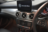 メルセデスベンツ GLA GLA220 4M ﾚｻﾞｰEXC ﾚｰﾀﾞｰSP  後期型 184馬力 4WD  ﾊﾟﾉﾗﾏｻﾝﾙｰﾌ ﾋｰﾀｰ黒革 ﾃﾞｨｽﾄﾛ Bｽﾎﾟｯﾄ 専用18AW&ﾊﾞﾝﾊﾟｰ 駐車支援 ｷｰGO ﾊｰﾏﾝK PTS ﾌｯﾄｹﾞｰﾄ 地ﾃﾞｼﾞBｶﾒﾗ 2年保証