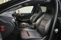 メルセデスベンツ GLA GLA220 4M ﾚｻﾞｰEXC ﾚｰﾀﾞｰSP  後期型 184馬力 4WD  ﾊﾟﾉﾗﾏｻﾝﾙｰﾌ ﾋｰﾀｰ黒革 ﾃﾞｨｽﾄﾛ Bｽﾎﾟｯﾄ 専用18AW&ﾊﾞﾝﾊﾟｰ 駐車支援 ｷｰGO ﾊｰﾏﾝK PTS ﾌｯﾄｹﾞｰﾄ 地ﾃﾞｼﾞBｶﾒﾗ 2年保証