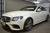 メルセデスベンツ Eクラス E220d AVG ｽﾎﾟｰﾂ ﾚｻﾞｰｴｸｽｸﾙｰｼﾌﾞ ﾚｰﾀﾞｰｾｰﾌﾃｨP 中期型 ﾃﾞｨｰｾﾞﾙ燃費21.0 ﾊﾟﾉﾗﾏｻﾝﾙｰﾌ 全席ﾋｰﾀｰ黒革 ﾌﾞﾙﾒｽﾀｰ HUD ﾃﾞｨｽﾄﾛ BSM Lﾁｪﾝｼﾞ AMGｴｱﾛ19AW ｷｰﾚｽGO ﾊﾟｰｸﾄﾛ 電動ﾄﾗﾝｸ 地ﾃﾞｼﾞﾅﾋﾞ 360ｶﾒﾗ 2年保証