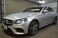メルセデスベンツ Eクラス E220d AVG ｽﾎﾟｰﾂ ﾚｻﾞｰﾊﾟｯｹｰｼﾞ ﾚｰﾀﾞｰｾｰﾌﾃｨP ﾃﾞｨｰｾﾞﾙ燃費21.0km  全席ﾋｰﾀｰ黒革 ﾌﾞﾙﾒｽﾀｰ HUD ﾃﾞｨｽﾄﾛ BSM Lﾁｪﾝｼﾞ AMGｴｱﾛ19AW ｷｰﾚｽGO ﾊﾟｰｸﾄﾛ 電動ﾄﾗﾝｸ 地ﾃﾞｼﾞﾅﾋﾞ 360ｶﾒﾗ 2年保証