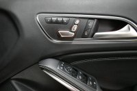メルセデスベンツ GLA GLA220 4M ﾚｻﾞｰｴｸｽｸﾙｰｼﾌﾞﾌﾟﾚﾐｱﾑP  ﾚｰﾀﾞｰｾｰﾌﾃｨP 後期型 184馬力 4WD ﾊﾟﾉﾗﾏｻﾝﾙｰﾌ ﾋｰﾀｰ黒革 ﾃﾞｨｽﾄﾛ ﾌﾞﾗｲﾝﾄﾞｽﾎﾟｯﾄ 専用18AW&ﾊﾞﾝﾊﾟｰ 駐車支援 ｷｰGO ﾊｰﾏﾝｶｰﾄﾞﾝ PTS ﾌｯﾄｹﾞｰﾄ 地ﾃﾞｼﾞBｶﾒﾗ 2年保証