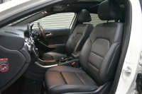 メルセデスベンツ GLA GLA220 4M ﾚｻﾞｰｴｸｽｸﾙｰｼﾌﾞﾌﾟﾚﾐｱﾑP  ﾚｰﾀﾞｰｾｰﾌﾃｨP 後期型 184馬力 4WD ﾊﾟﾉﾗﾏｻﾝﾙｰﾌ ﾋｰﾀｰ黒革 ﾃﾞｨｽﾄﾛ ﾌﾞﾗｲﾝﾄﾞｽﾎﾟｯﾄ 専用18AW&ﾊﾞﾝﾊﾟｰ 駐車支援 ｷｰGO ﾊｰﾏﾝｶｰﾄﾞﾝ PTS ﾌｯﾄｹﾞｰﾄ 地ﾃﾞｼﾞBｶﾒﾗ 2年保証