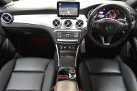メルセデスベンツ GLA GLA220 4M ﾚｻﾞｰｴｸｽｸﾙｰｼﾌﾞﾌﾟﾚﾐｱﾑP  ﾚｰﾀﾞｰｾｰﾌﾃｨP 後期型 184馬力 4WD ﾊﾟﾉﾗﾏｻﾝﾙｰﾌ ﾋｰﾀｰ黒革 ﾃﾞｨｽﾄﾛ ﾌﾞﾗｲﾝﾄﾞｽﾎﾟｯﾄ 専用18AW&ﾊﾞﾝﾊﾟｰ 駐車支援 ｷｰGO ﾊｰﾏﾝｶｰﾄﾞﾝ PTS ﾌｯﾄｹﾞｰﾄ 地ﾃﾞｼﾞBｶﾒﾗ 2年保証