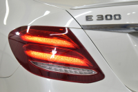 メルセデスベンツ Eクラス E300 ｱﾊﾞﾝｷﾞｬﾙﾄﾞｽﾎﾟｰﾂ ｴｸｽｸﾙｰｼﾌﾞﾚｰﾀﾞｰｾｰﾌﾃｨP 中期型 1ｵｰﾅ 高出力258馬力 ｻﾝﾙｰﾌ 全席ﾋｰﾀｰ黒革 ﾌﾞﾙﾒｽﾀｰ ﾍｯﾄﾞｱｯﾌﾟD ｴｱﾊﾞﾗﾝｽP ﾃﾞｨｽﾄﾛﾆｯｸ ﾌﾞﾗｲﾝﾄﾞS AMGｴｱﾛ19AW ﾌｯﾄｹﾞｰﾄ ﾅﾋﾞTV 360ｶﾒﾗ ｷｰﾚｽｺﾞｰ 2年保証
