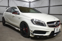 AMG Aクラス A45AMG 4ﾏﾁｯｸ ｴﾃﾞｨｼｮﾝ1 400台限定 ｾｰﾌﾃｨP 360馬力 ﾋｰﾀｰ黒革 AMGﾊﾟﾌｫｰﾏﾝｽｼｰﾄ&ｽﾃｱﾘﾝｸﾞﾃﾞｨｽﾄﾛ 専用ｴｱﾛ 専用ｲﾝﾃﾘｱ AMG19AW 赤ｷｬﾘﾊﾟｰ ﾌﾞﾗｲﾝﾄﾞｽﾎﾟｯﾄ CPA+ 地デジHDDﾅﾋﾞBｶﾒﾗ 2年保証