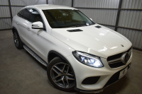 メルセデスベンツ GLE GLE350d 4MATICｸｰﾍﾟｽﾎﾟｰﾂ ﾚｰﾀﾞｰｾｰﾌﾃｨP 全席ﾋｰﾀｰ黒革 ﾊｰﾏﾝｶｰﾄﾞﾝｻｳﾝﾄﾞAMGｴｱﾛ21AW ｻｲﾄﾞﾗﾝﾆﾝｸﾞﾎﾞｰﾄﾞﾃﾞｨｽﾀﾝｽﾊﾟｲﾛｯﾄ ﾌﾞﾗｲﾝﾄﾞｽﾎﾟｯﾄ ﾚｰﾝｷｰﾌﾟｱｯﾌﾟﾙｶｰﾌﾟﾚｲ ﾅﾋﾞTV 360ｶﾒﾗ ｵｰﾄﾃｰﾙｹﾞｰﾄ ｷｰﾚｽｺﾞｰ 2年保証