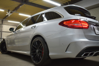 AMG Cクラス C63Sﾜｺﾞﾝ ﾚｰﾀﾞｰｾｰﾌﾃｨP V8ﾂｲﾝﾀｰﾎﾞ/510馬力 右ﾊﾝﾄﾞﾙ ﾊﾟﾉﾗﾏｻﾝﾙｰﾌ 専用19AW AMGﾊﾟﾌｫｰﾏﾝｽ/黒革/ｽﾃｱﾘﾝｸﾞ/ｴｸﾞｿﾞｰｽﾄ ﾌﾞﾙﾒｽﾀｰ HUD ｴｱﾊﾞﾗﾝｽP ﾃﾞｨｽﾄﾛﾆｯｸ ﾌﾞﾗｲﾝﾄﾞS ﾚｰﾝｷｰﾌﾟ ﾅﾋﾞTV Bｶﾒﾗ ﾌｯﾄｹﾞｰﾄ ｷｰGO 2年保証